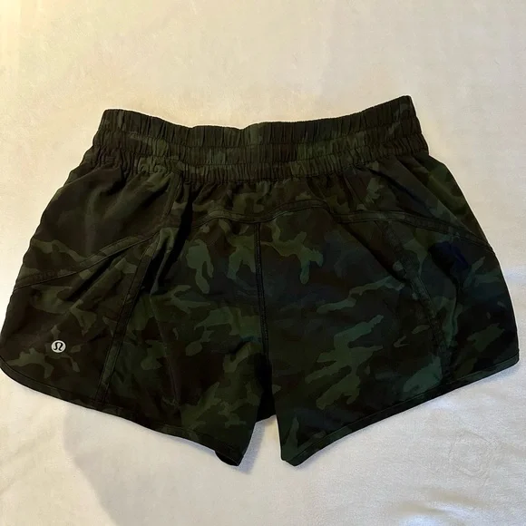 Lululemon- women’s size 10 - camo track that 3.5 inch short - Picture 4 of 8